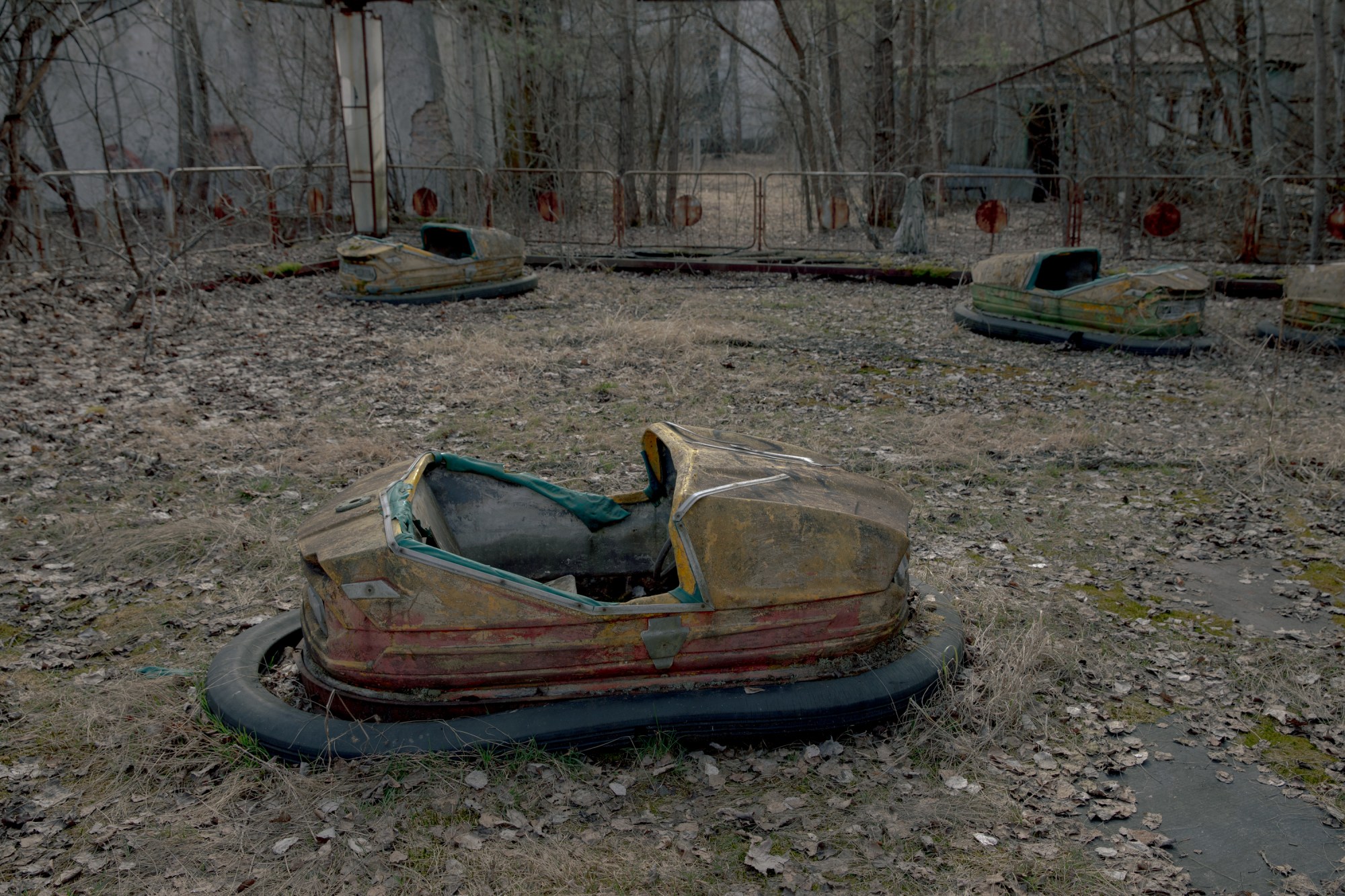 Abandoned bumper cars in central Pripyat. (Photo by Louis Lemaire-Sicre/Le Pictorium)